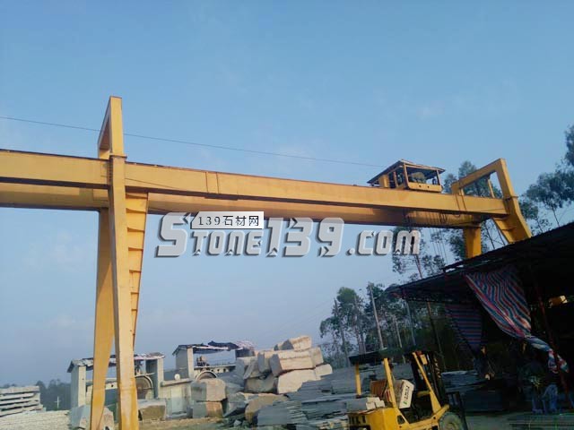 麻石（芝麻白花崗巖）吊板過(guò)程中的注意事項(xiàng)