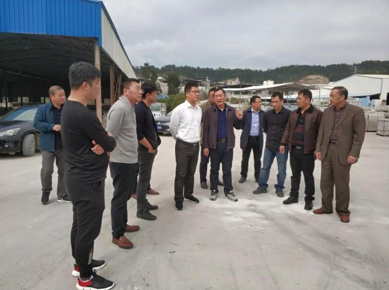 福建古田縣縣長深入鶴塘鎮(zhèn)調研石材礦產綜合整治工作
