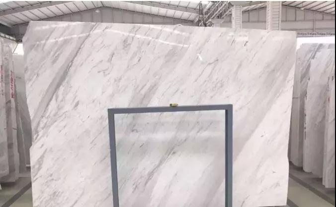 雅士白等白色石材泛黃問題，如何預(yù)防處理？  