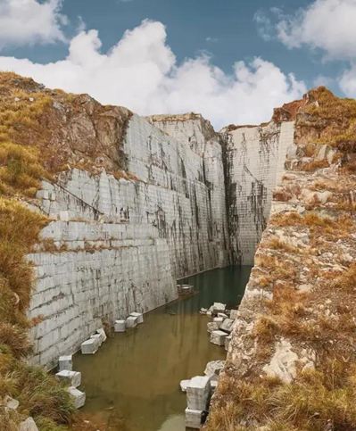 圖賞封礦后的福建最大石材礦山——長(zhǎng)泰吳田山！